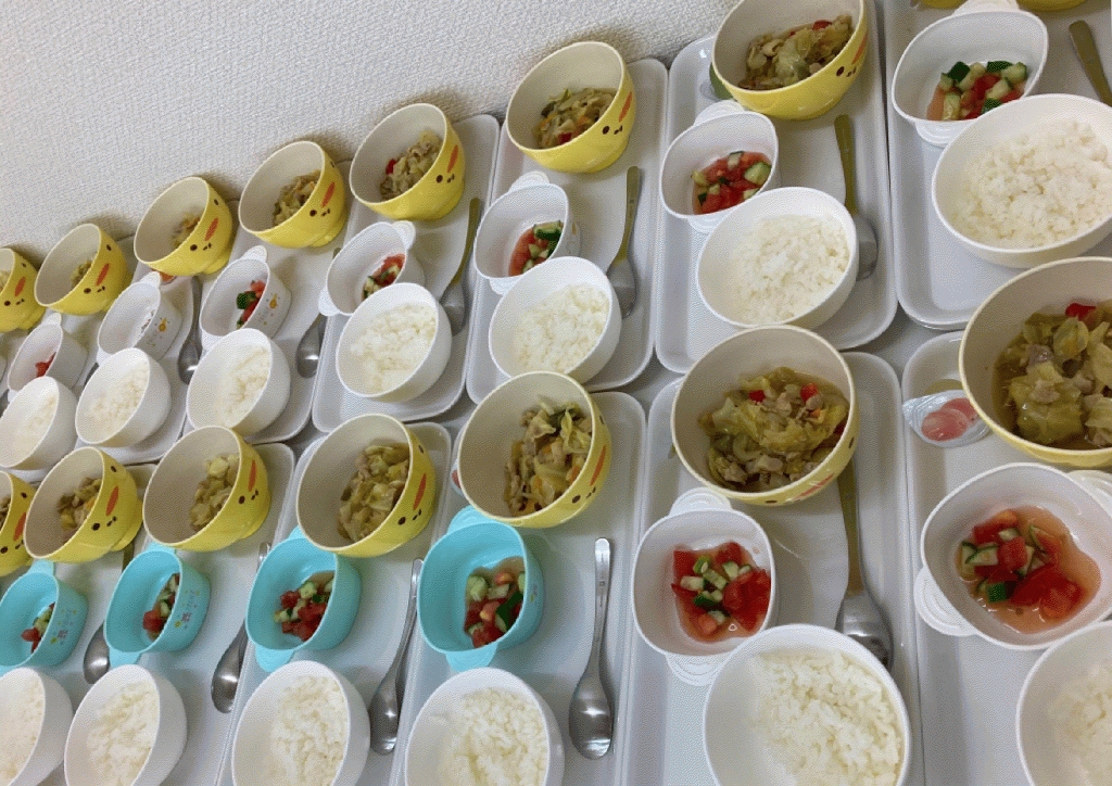 給食は園内で手づくりしています