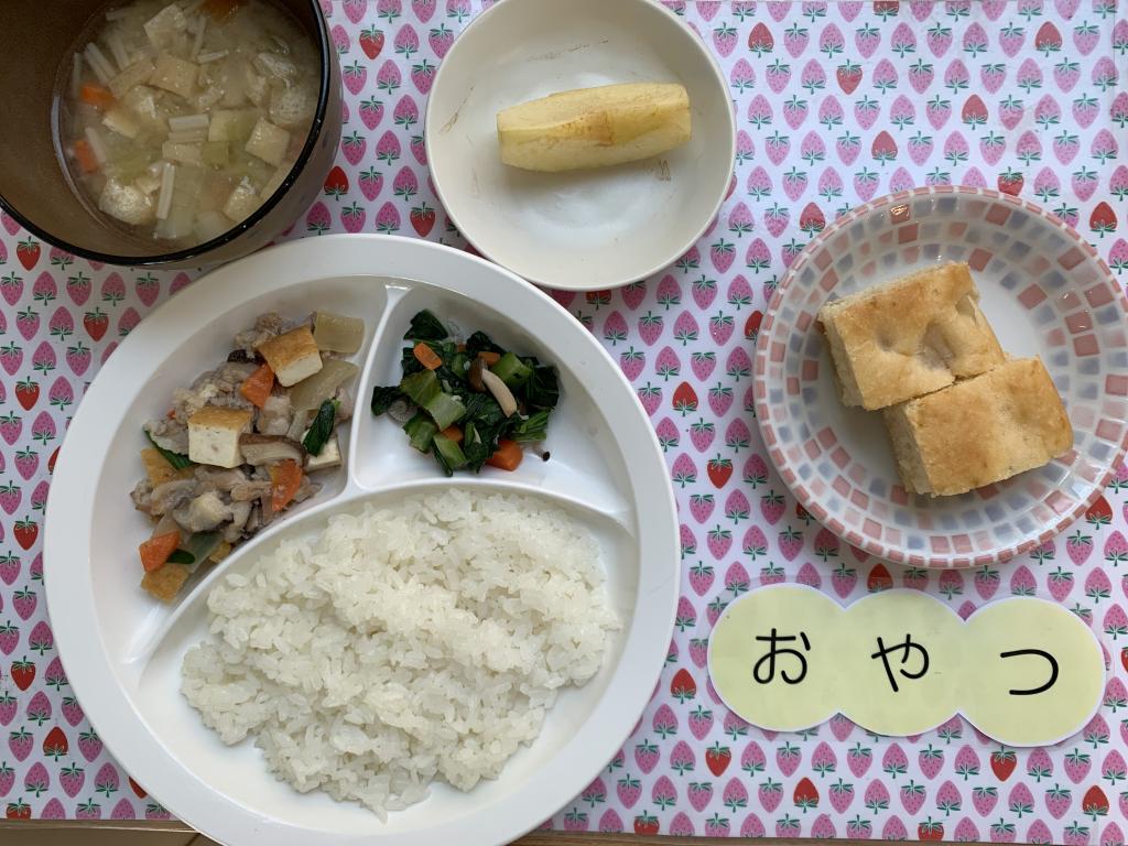 本日のお給食・おやつ