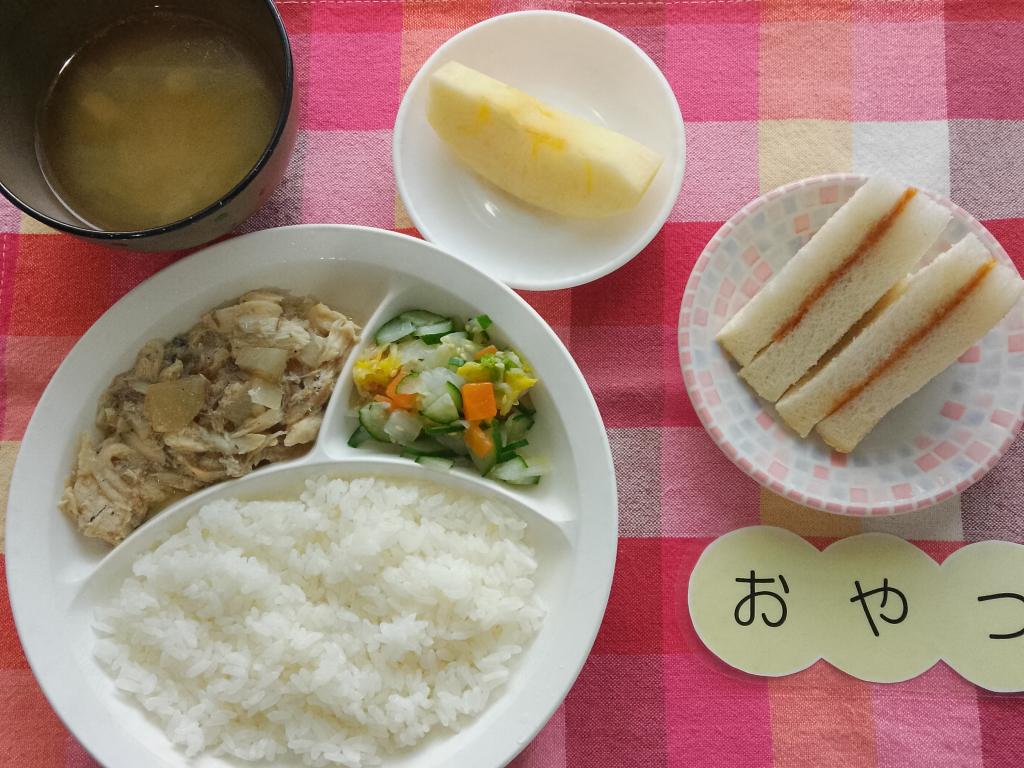 2/5 本日のお給食・おやつ