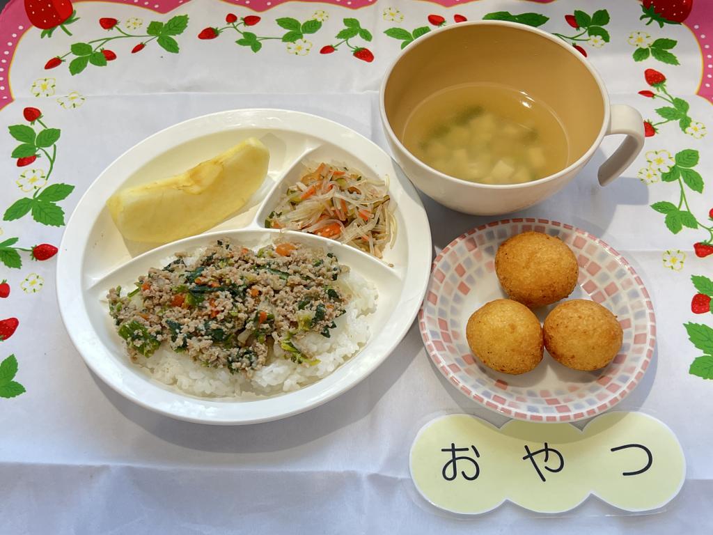 本日のお給食・おやつ