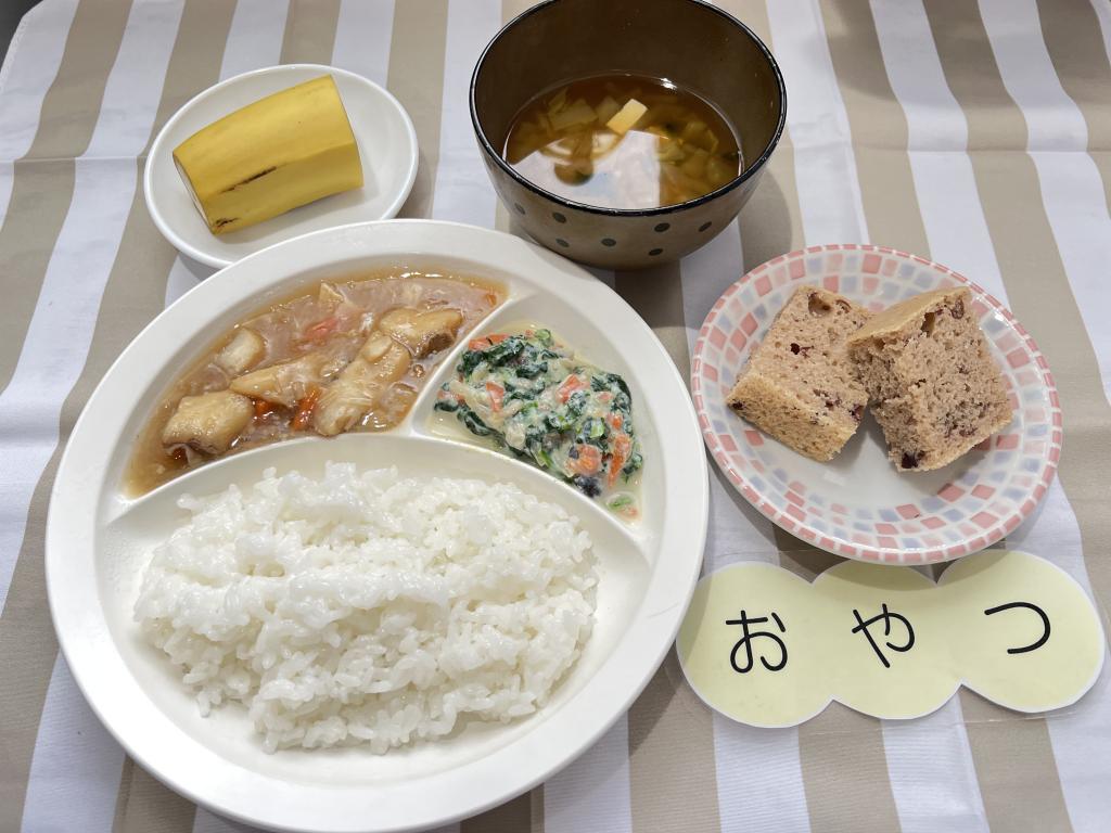 本日のお給食・おやつ
