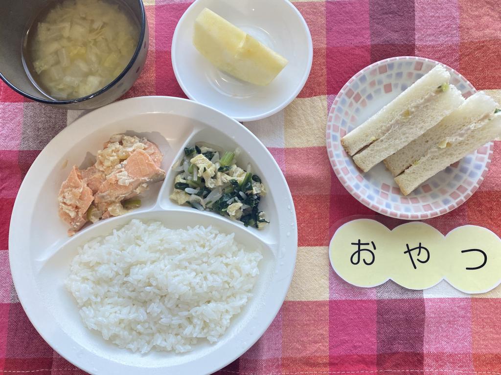 2/28 本日のお給食・おやつ