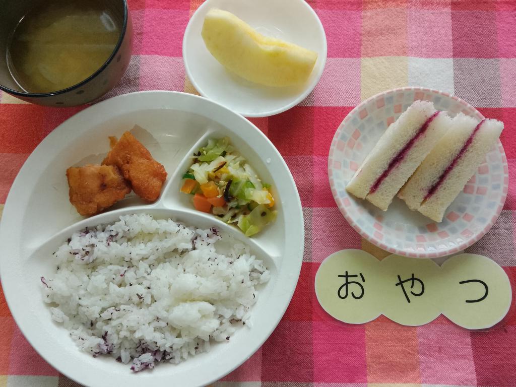 3/5 本日のお給食・おやつ