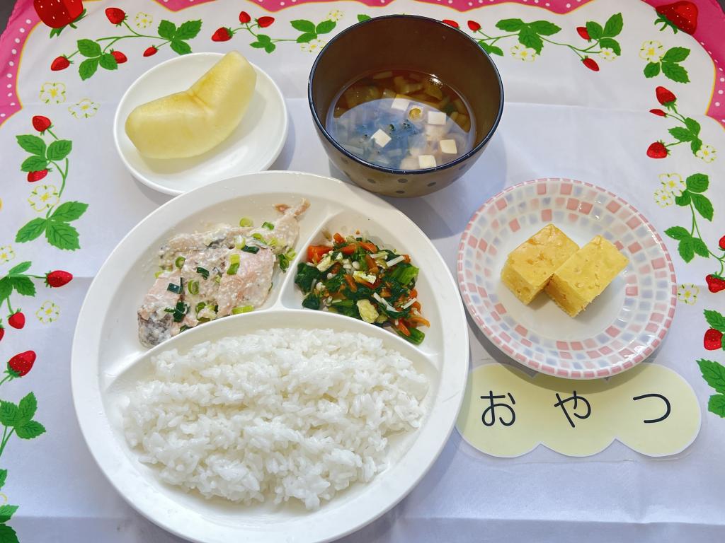本日のお給食・おやつ