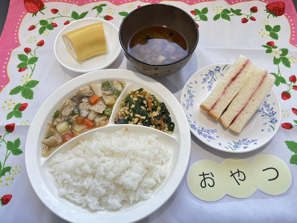 本日のお給食・おやつ