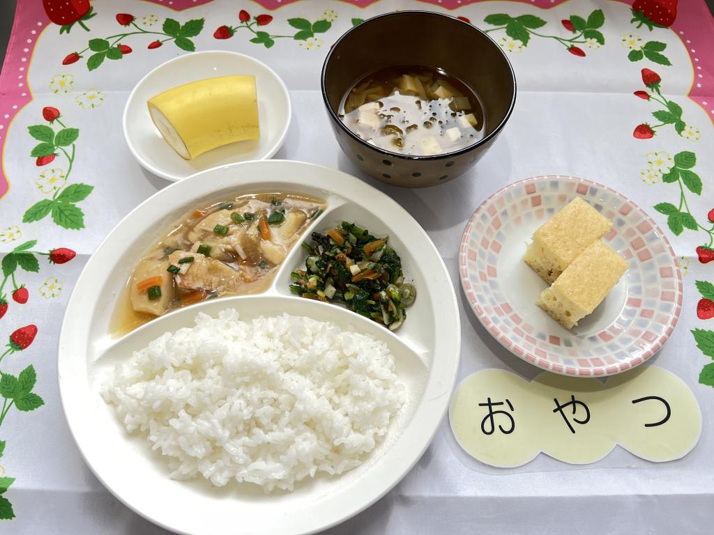 本日のお給食・おやつ