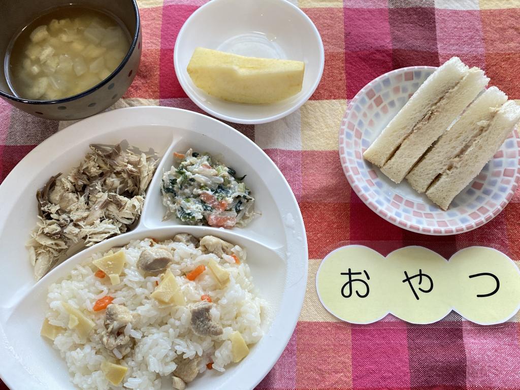 4/10 本日のお給食・おやつ