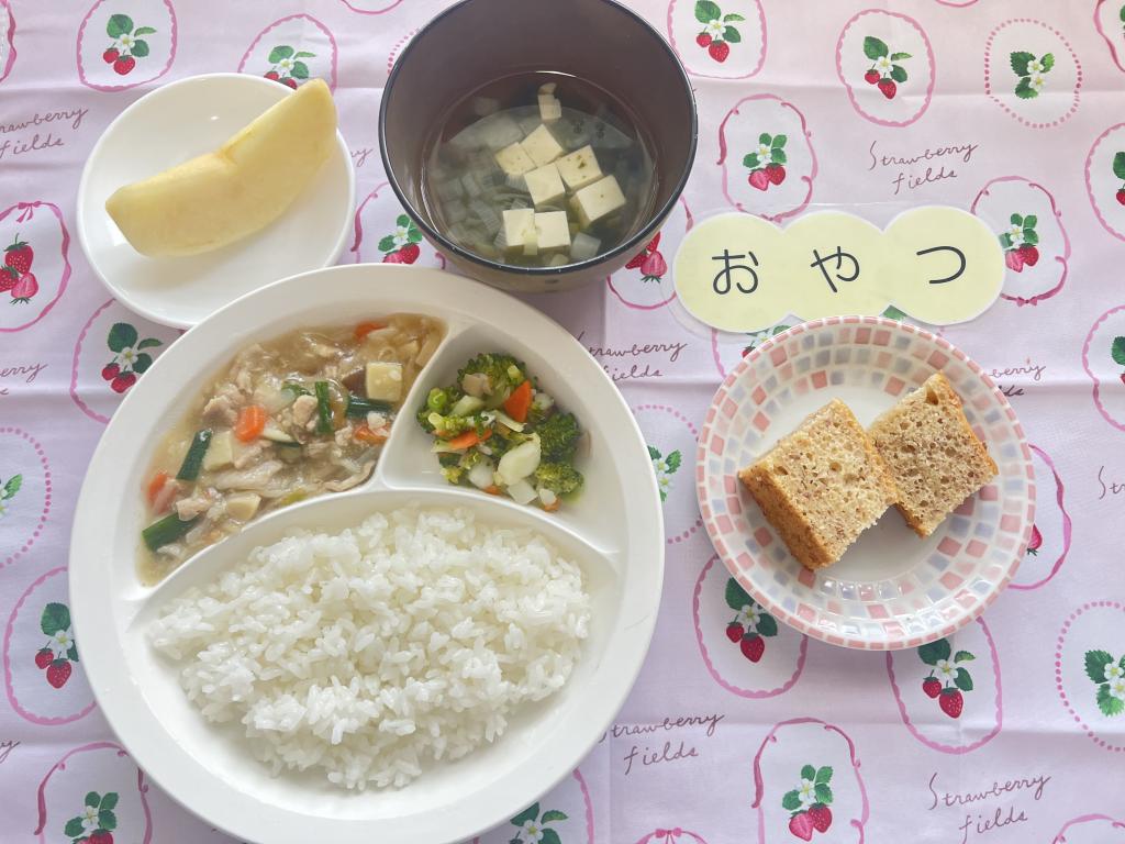 4/18 本日のお給食・おやつ