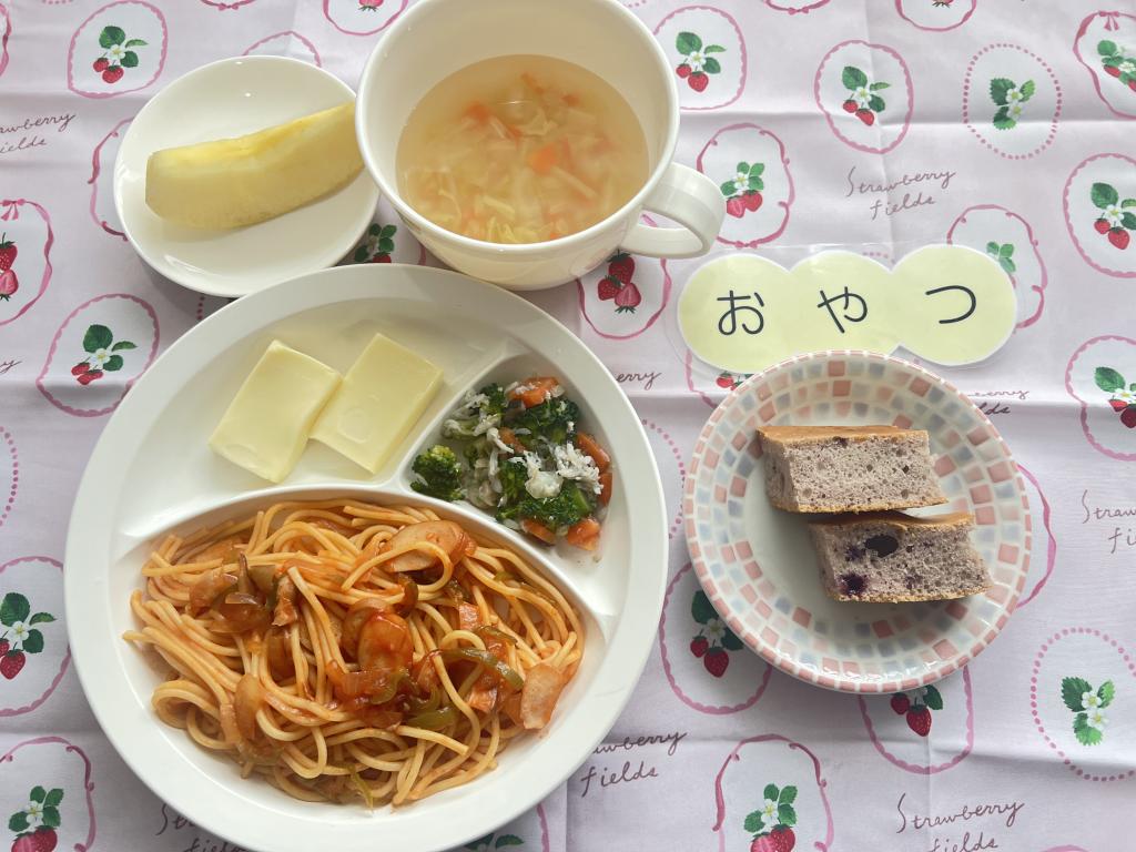 4/25 本日のお給食・おやつ