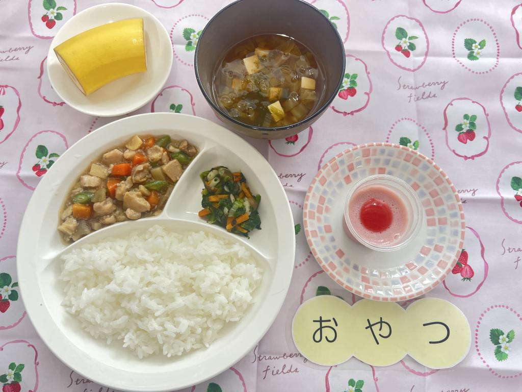 本日のお給食・おやつ