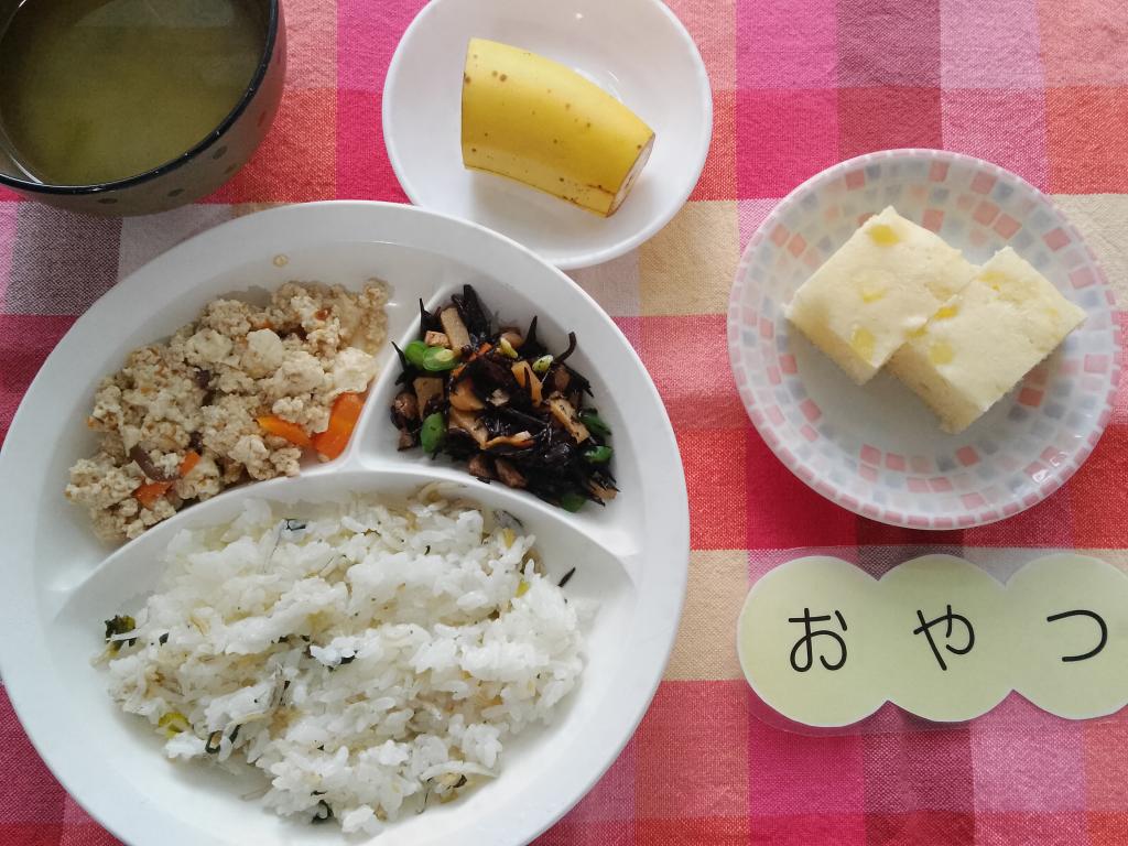 6/4 本日のお給食・おやつ