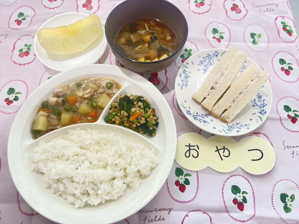 本日のお給食・おやつ