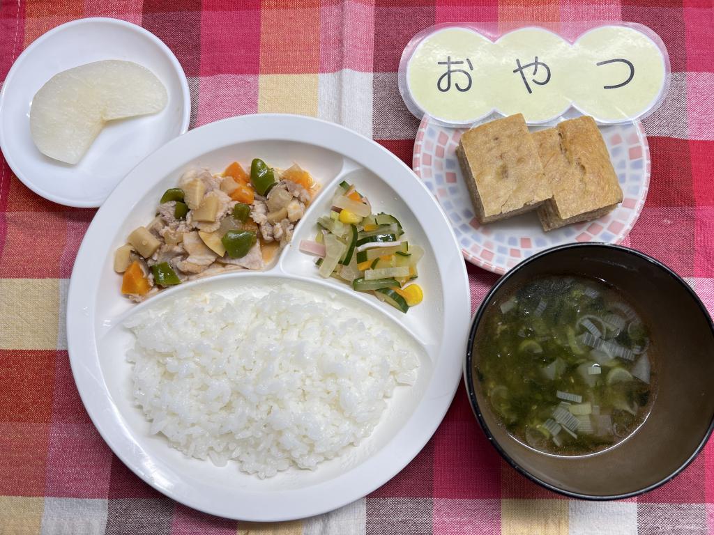 本日のお給食・おやつ