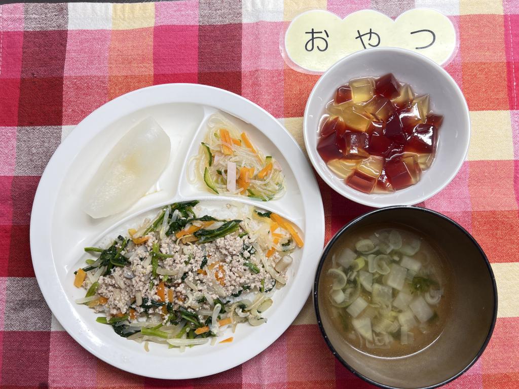 本日のお給食・おやつ