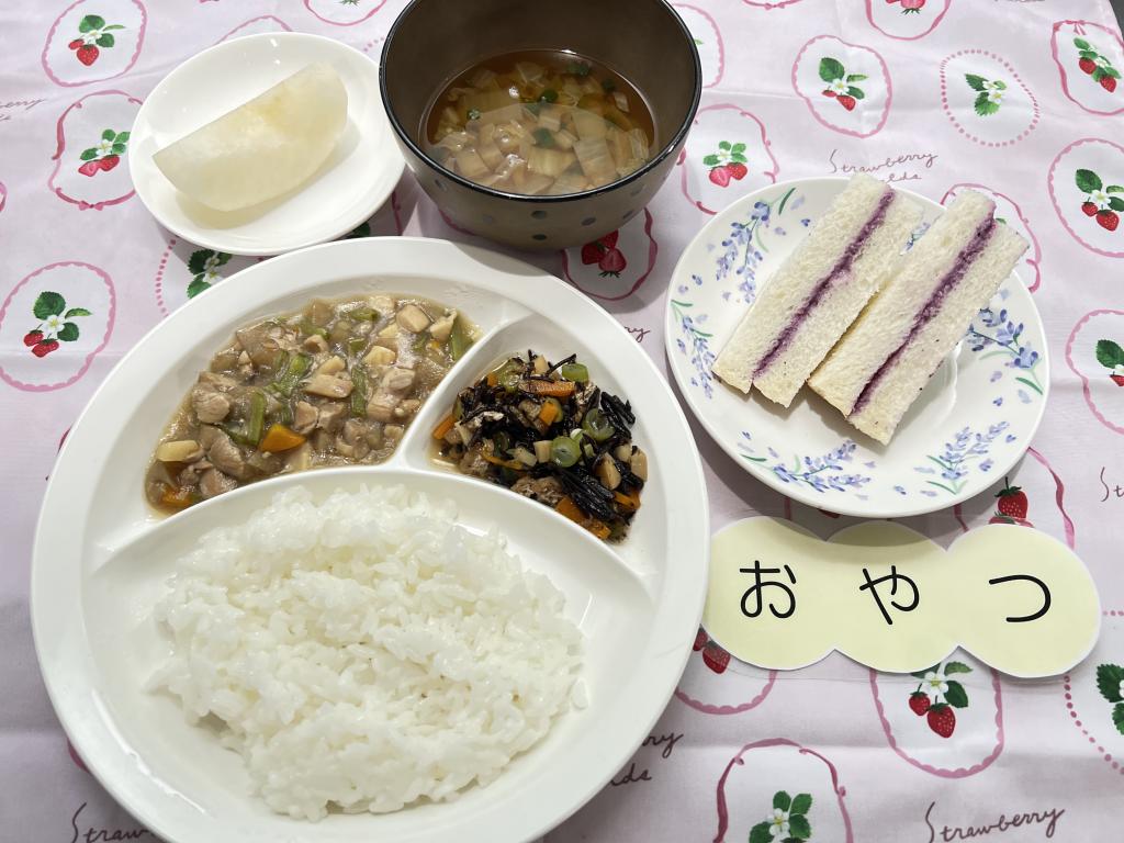 本日のお給食・おやつ