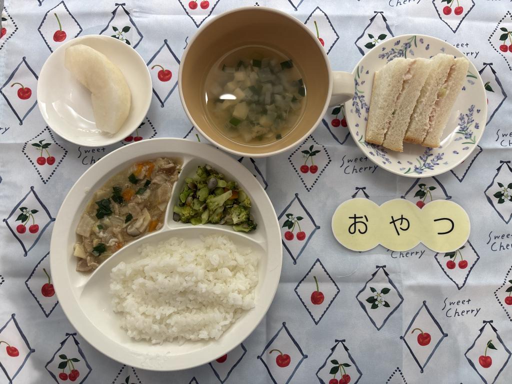 本日のお給食・おやつ