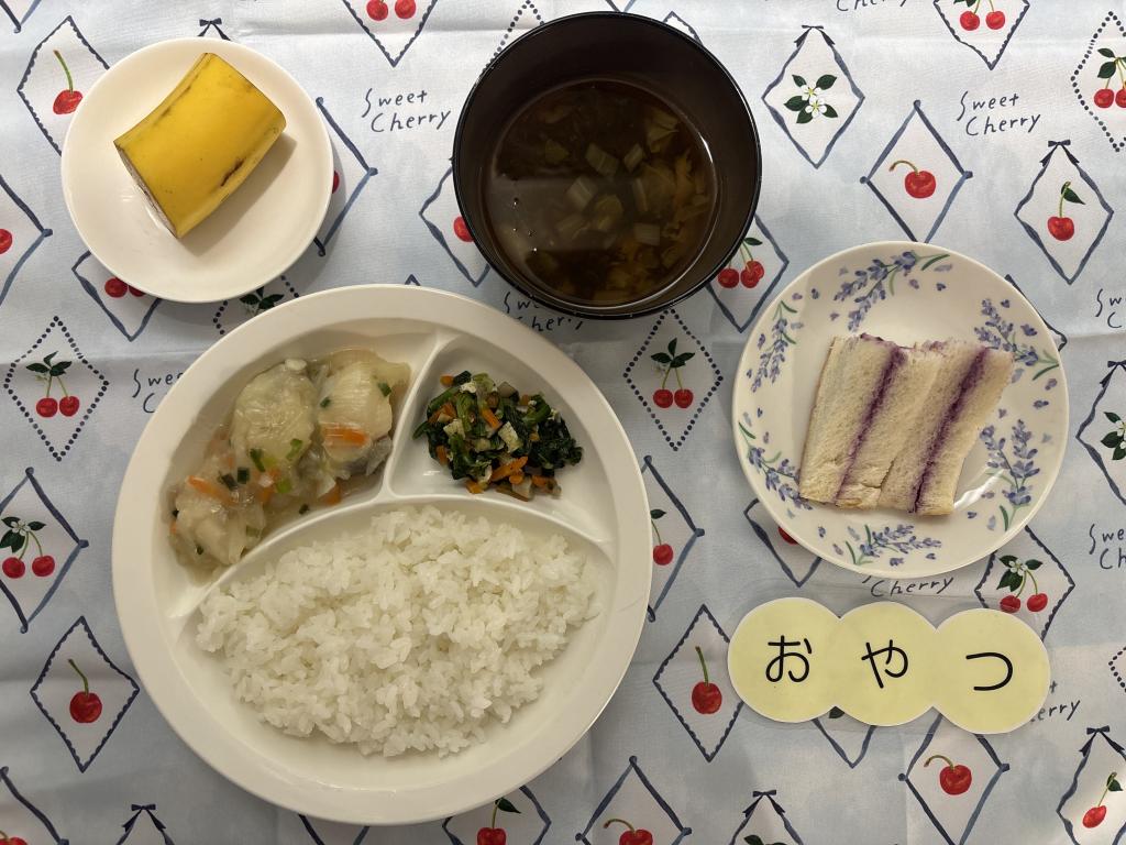 本日のお給食・おやつ