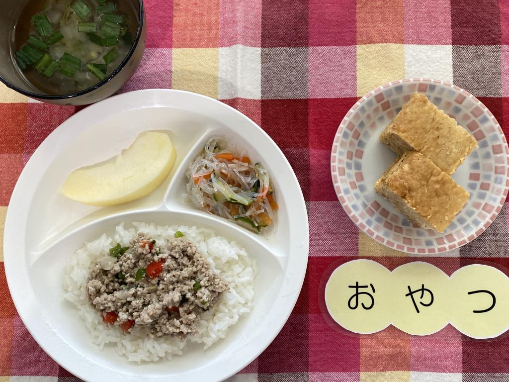 11/27(月) 本日のお給食・おやつ