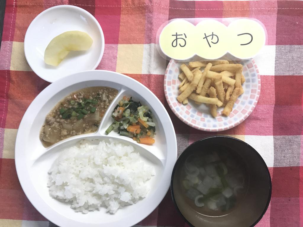 本日のお給食・おやつ