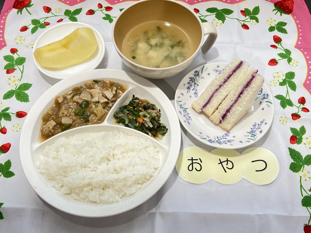 本日のお給食・おやつ