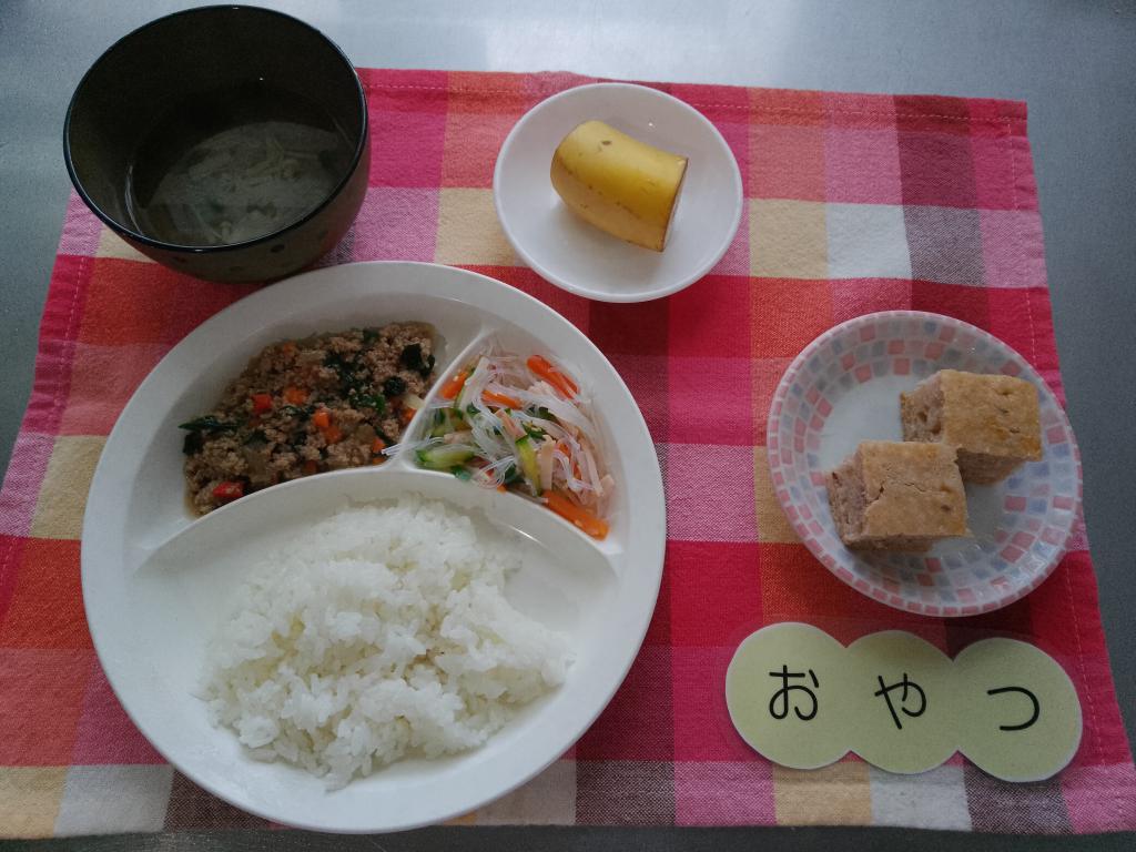 12/25 本日のお給食・おやつ