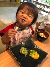 笑顔に当てる拳はない