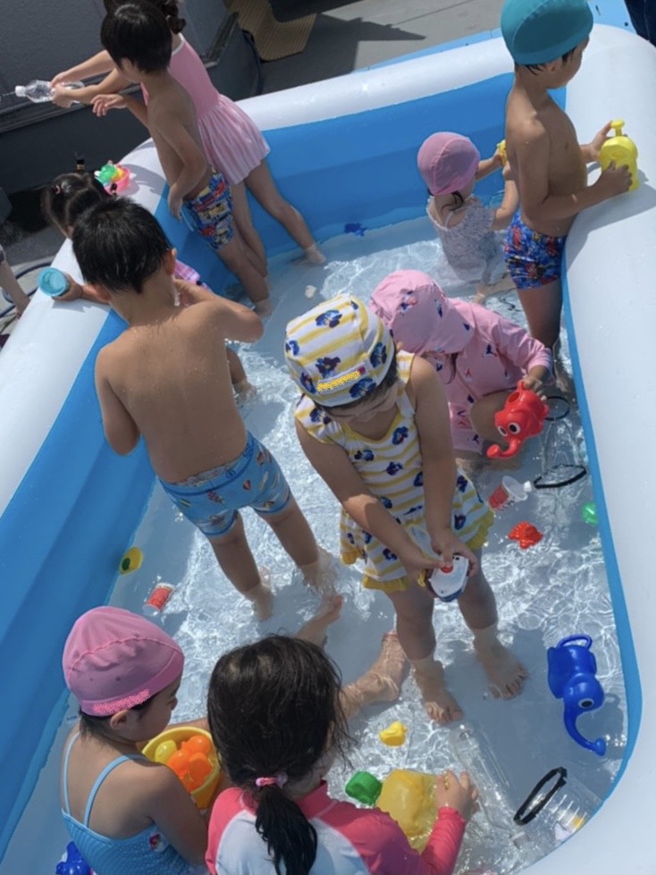 プール遊び
