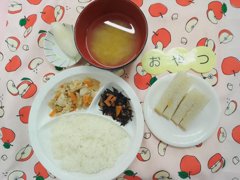 10/8 お給食・おやつ