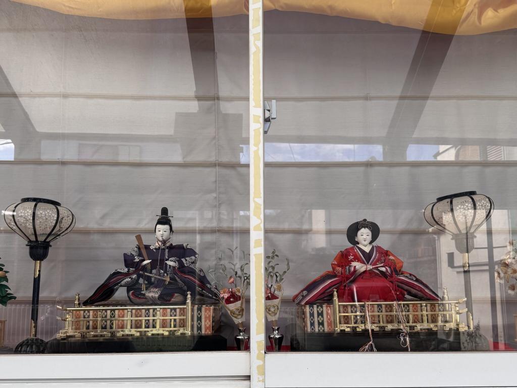 ひな人形を見に行きました♪