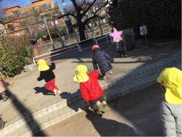 お外でかけっこ!!!