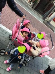 お座り式散歩車で☆