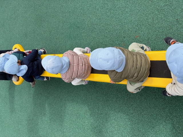 暖かいお天気が続いていますね.......