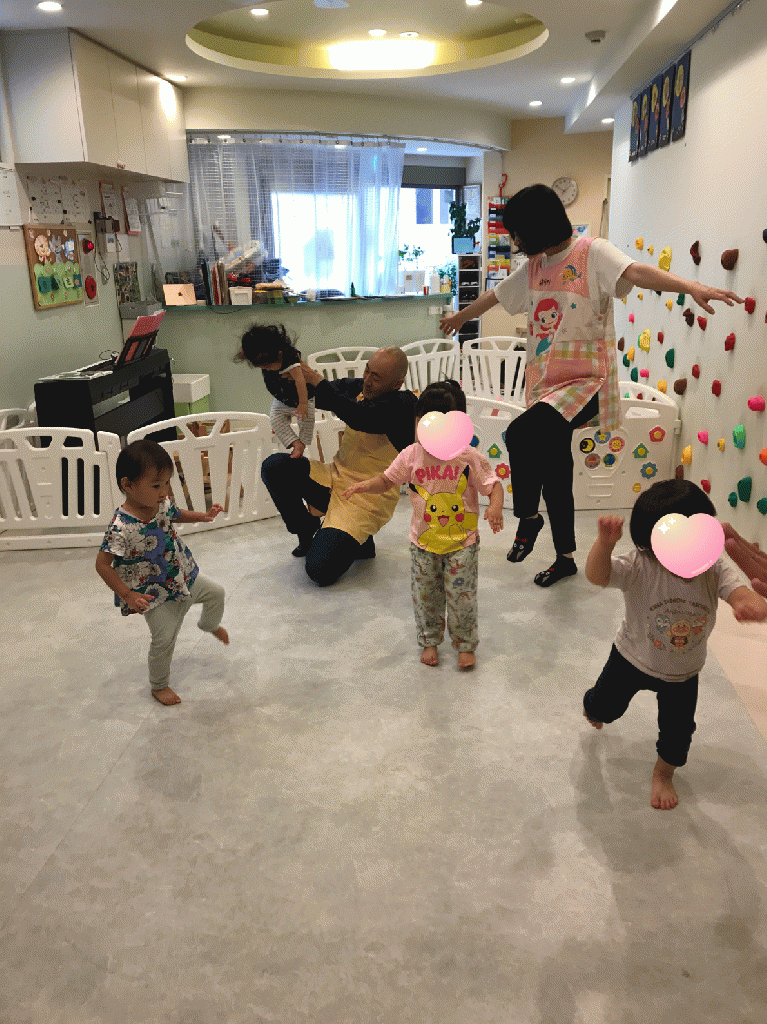 ダンス講師のあき先生が来て下さいました★