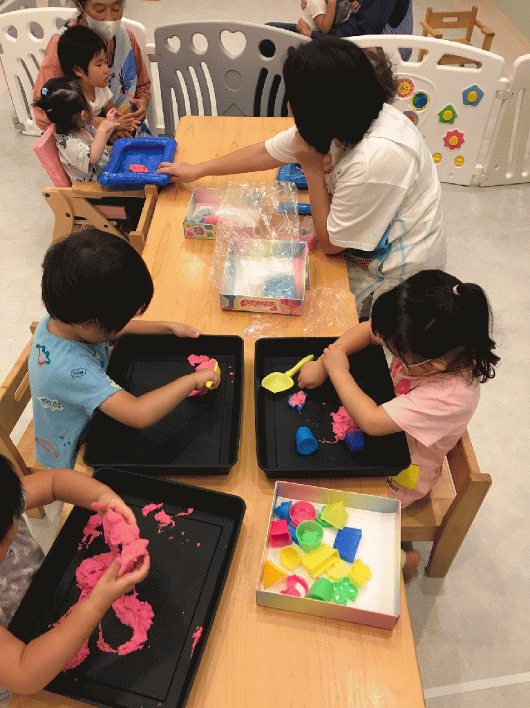 のびーるサンド(砂粘土)!