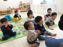 手遊びって楽しい、お歌も楽しい