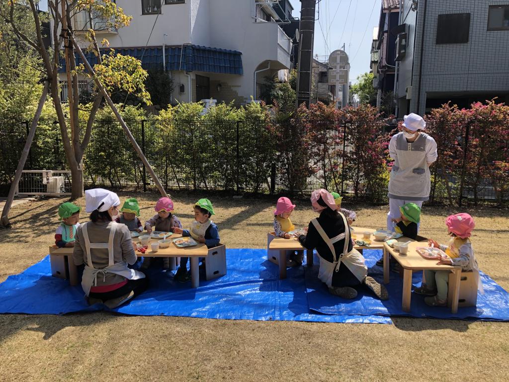 ☆園庭ランチ☆